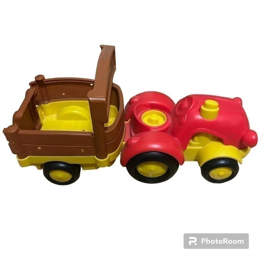 Fisher Price Little People Farm Tractor Tow n Pull Kids Toy Red